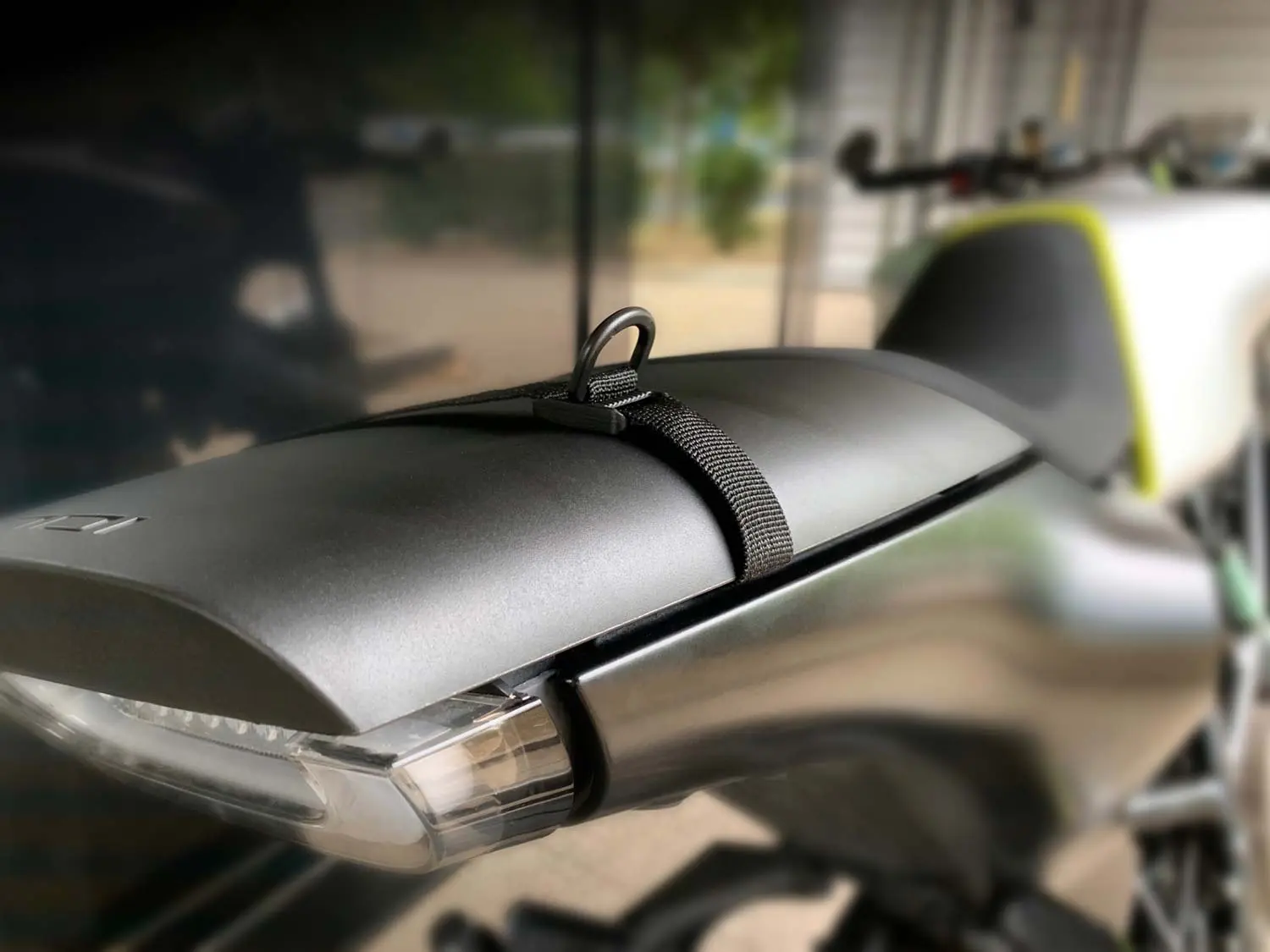 Sangle d’attache selle moto